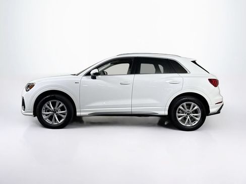 Used 2024 Audi Q3 2.0T Premium Plus w/ Premium Plus Package AWD/4WD image 2