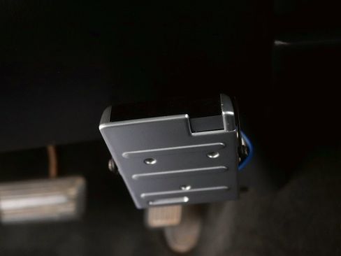 Used 2001 Chevrolet Silverado 2500 LS w/ Off-Road Skid Plate Pkg image 22