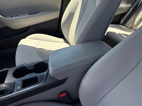 Used 2015 Hyundai Sonata SE FWD image 14