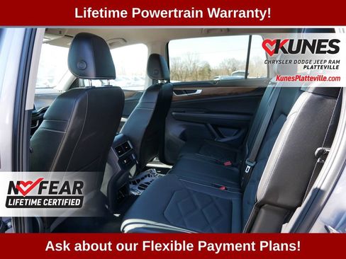 Used 2025 Volkswagen Atlas SE AWD/4WD image 14