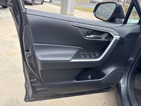 Used 2025 Toyota RAV4 XLE image 23