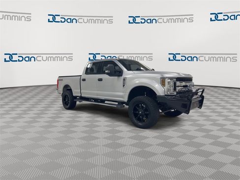 Used 2019 Ford F250 XLT w/ XLT Value Package image 2