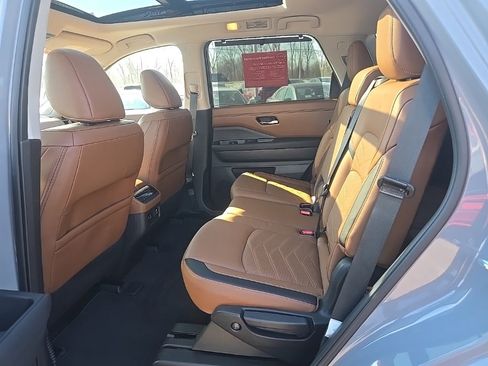 Certified 2024 Nissan Pathfinder Platinum w/ Cargo Package image 35