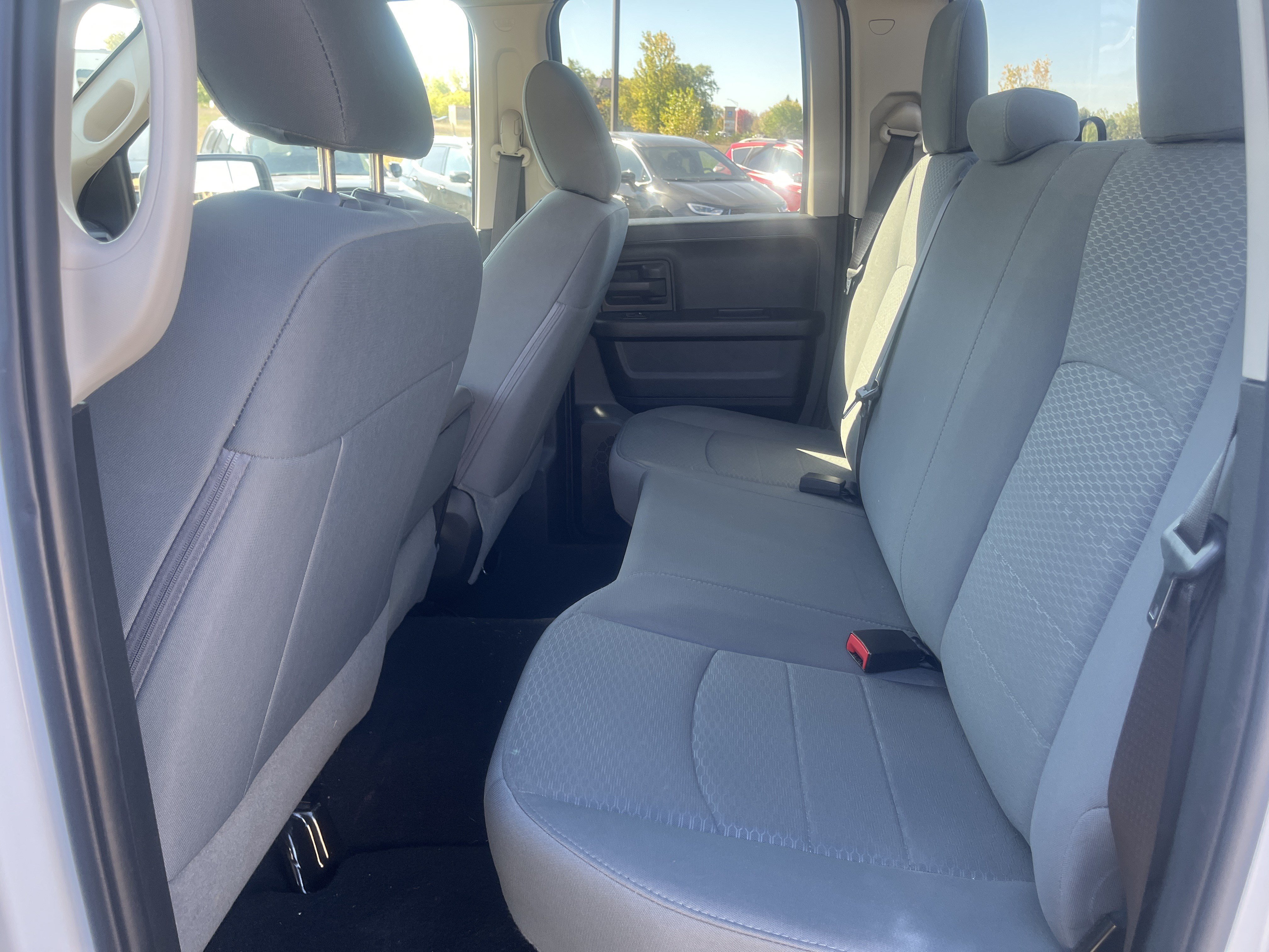 Used 2017 RAM 1500 Express AWD/4WD image 9
