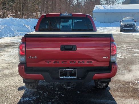Used 2019 Toyota Tacoma Limited image 5