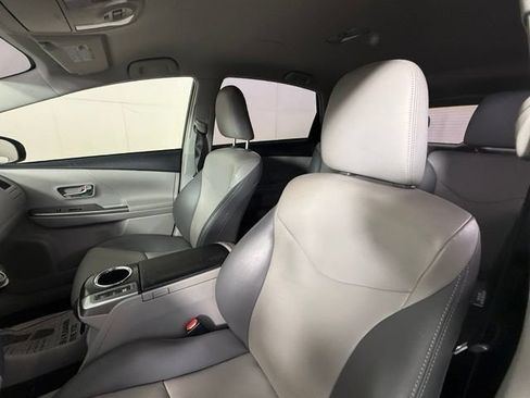 Used 2015 Toyota Prius V Four FWD image 15