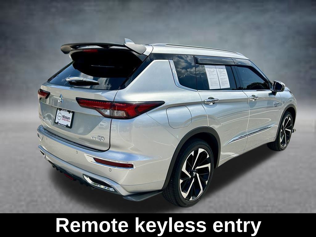 Used 2025 Mitsubishi Outlander 4WD Plug-In Hybrid image 5