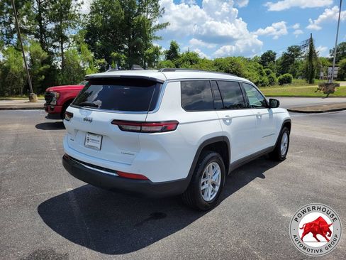 Used 2023 Jeep Grand Cherokee L Laredo AWD/4WD image 6