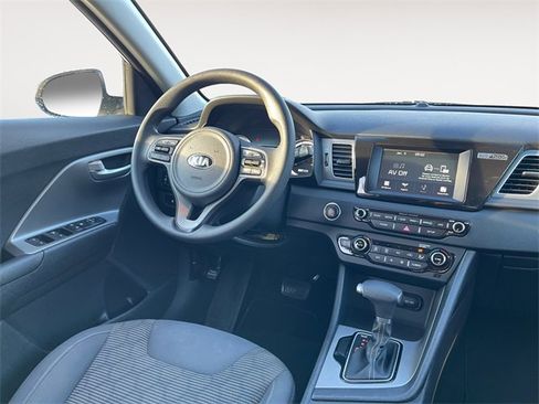 Used 2019 Kia Niro LX image 10
