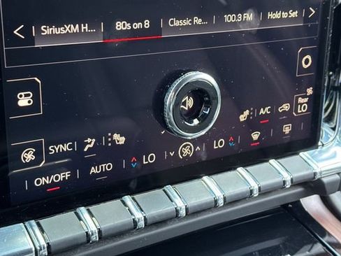 Used 2025 GMC Yukon XL Denali image 21