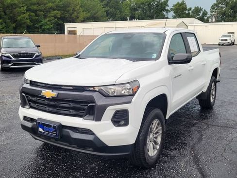 Used 2023 Chevrolet Colorado LT w/ LT Convenience Package AWD/4WD image 6
