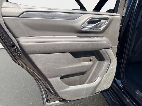 Used 2022 GMC Yukon SLT w/ SLT Luxury Package image 13