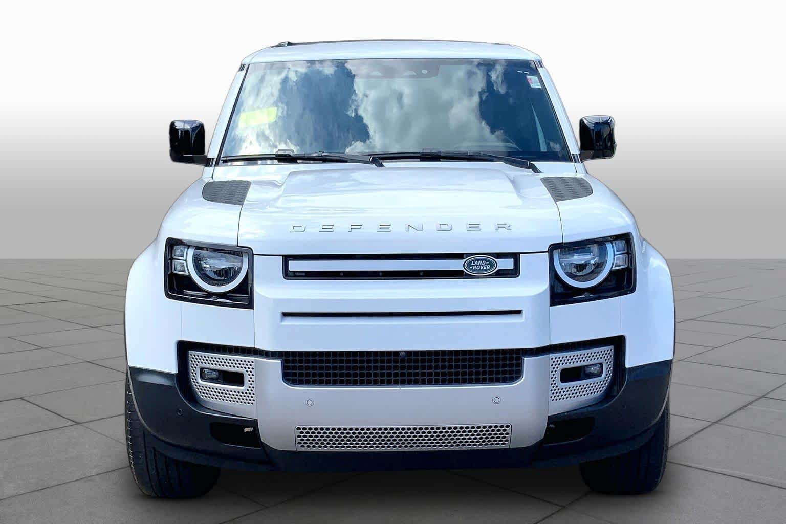 Used 2023 Land Rover Defender 110 S AWD/4WD image 4