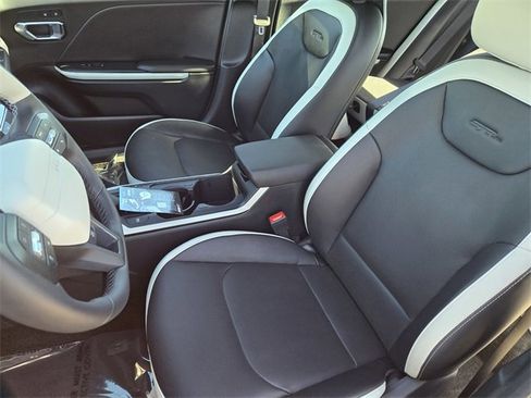 New 2025 Kia K4 GT-Line image 24