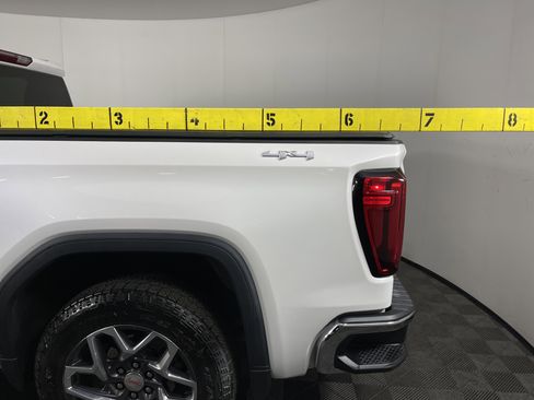 Used 2023 GMC Sierra 1500 SLT w/ SLT Premium Package image 8