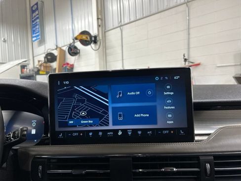 Certified 2025 Lincoln Corsair AWD w/ Equipment Group 101A image 19