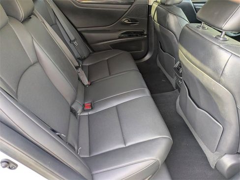 Used 2022 Lexus ES 300h 300h image 30