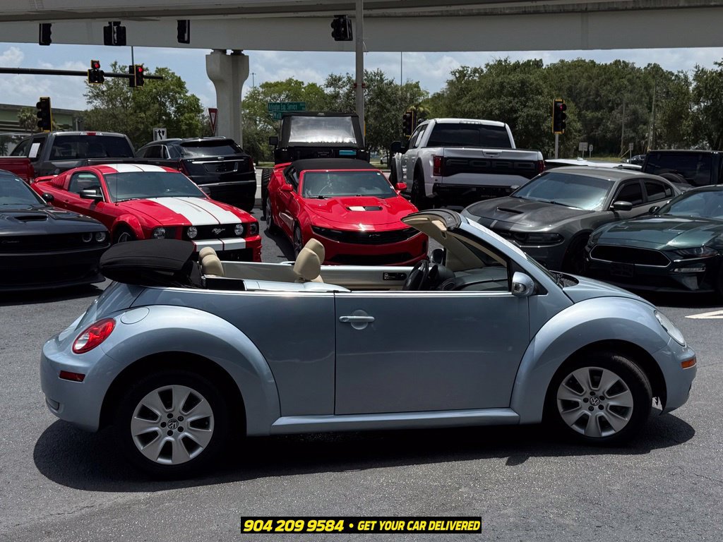 Used 2010 Volkswagen Beetle Convertible FWD image 9