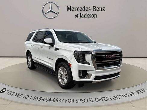 Used 2022 GMC Yukon SLT w/ SLT Premium Package RWD image 2