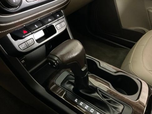 Used 2016 GMC Canyon SLT AWD/4WD image 23