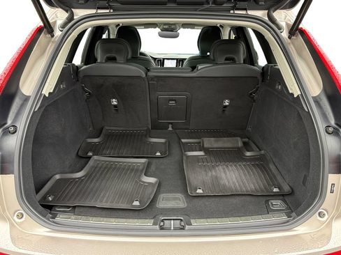 Certified 2023 Volvo XC60 B5 Plus w/ Climate Package AWD/4WD image 13