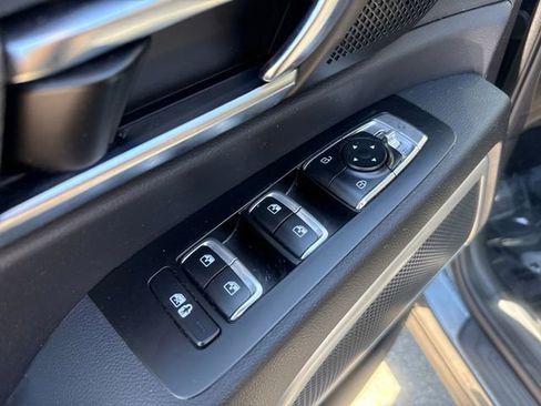 Used 2022 Kia Telluride EX w/ EX Premium Package FWD image 10