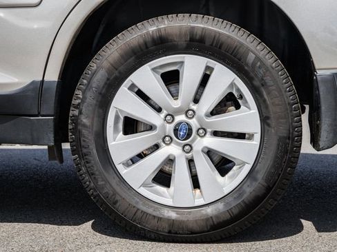 Used 2018 Subaru Outback 2.5i AWD/4WD image 15