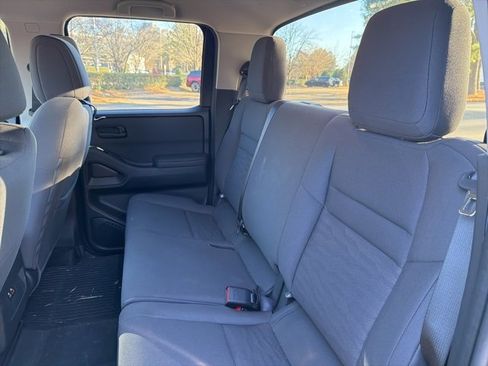 Used 2024 Nissan Frontier S w/ Tow Package image 19