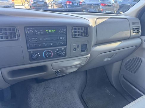Used 2000 Ford F250 Lariat image 19