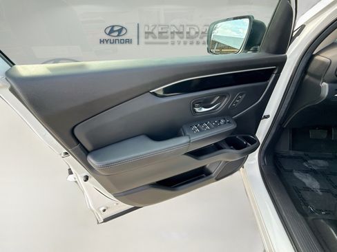 Used 2025 Honda Pilot EX-L image 28