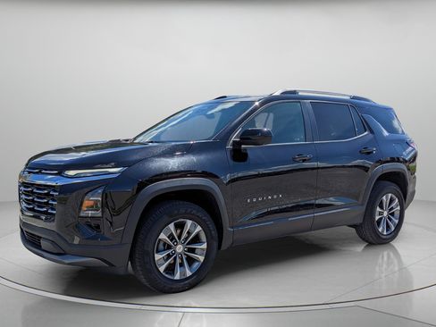 Used 2025 Chevrolet Equinox LT w/ Convenience Package II FWD image 2