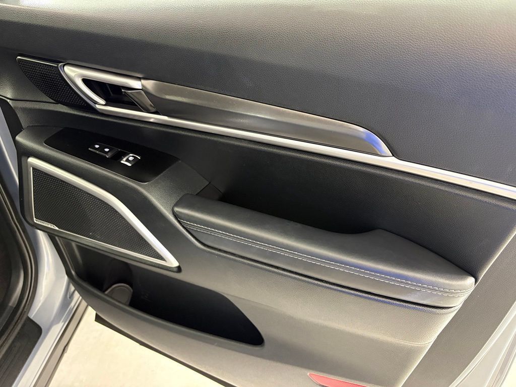 Used 2025 Kia Telluride S FWD image 46