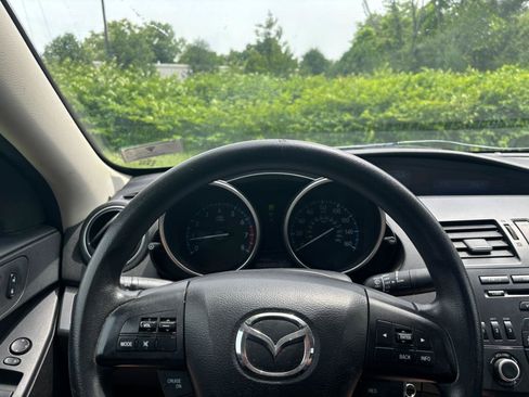 Used 2013 MAZDA MAZDA3 i Sport FWD image 11