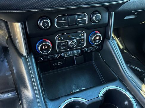 Used 2021 Chevrolet Suburban Premier image 25