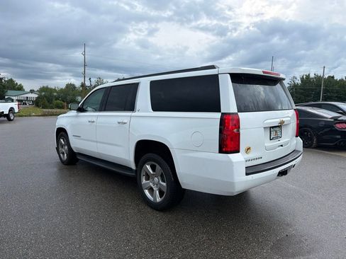 Used 2017 Chevrolet Suburban LT w/ Luxury Package AWD/4WD image 3