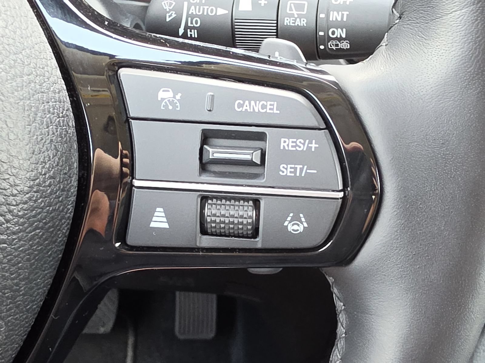 Used 2025 Honda Pilot Elite image 25
