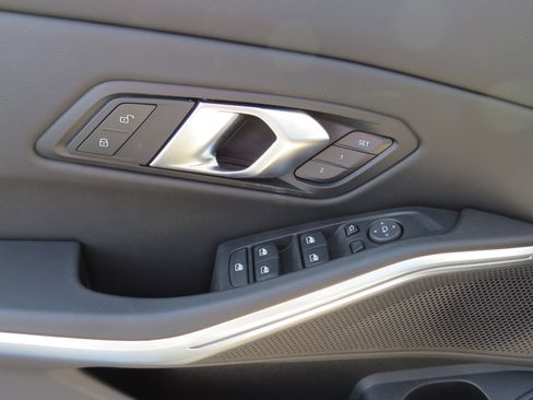 New 2025 BMW 330i xDrive Sedan w/ Convenience Package image 12