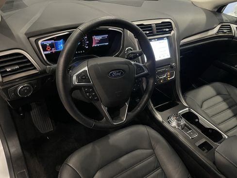 Used 2018 Ford Fusion SE w/ Fusion SE Technology Package AWD/4WD image 13