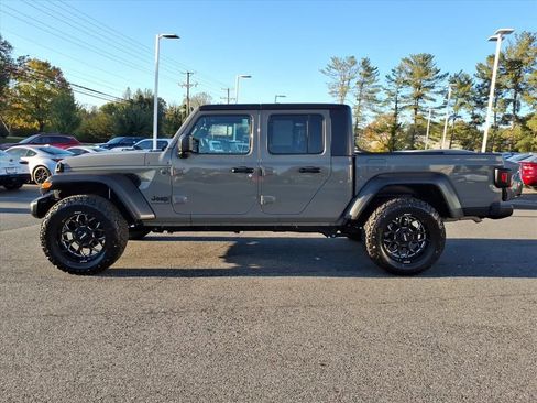 Used 2023 Jeep Gladiator Sport image 10