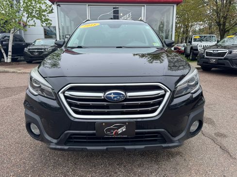 Used 2018 Subaru Outback 2.5i Touring AWD/4WD image 3