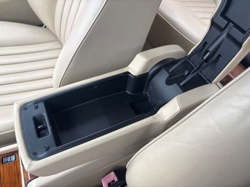 Used 1989 Mercedes-Benz 300 CE Coupe image 52