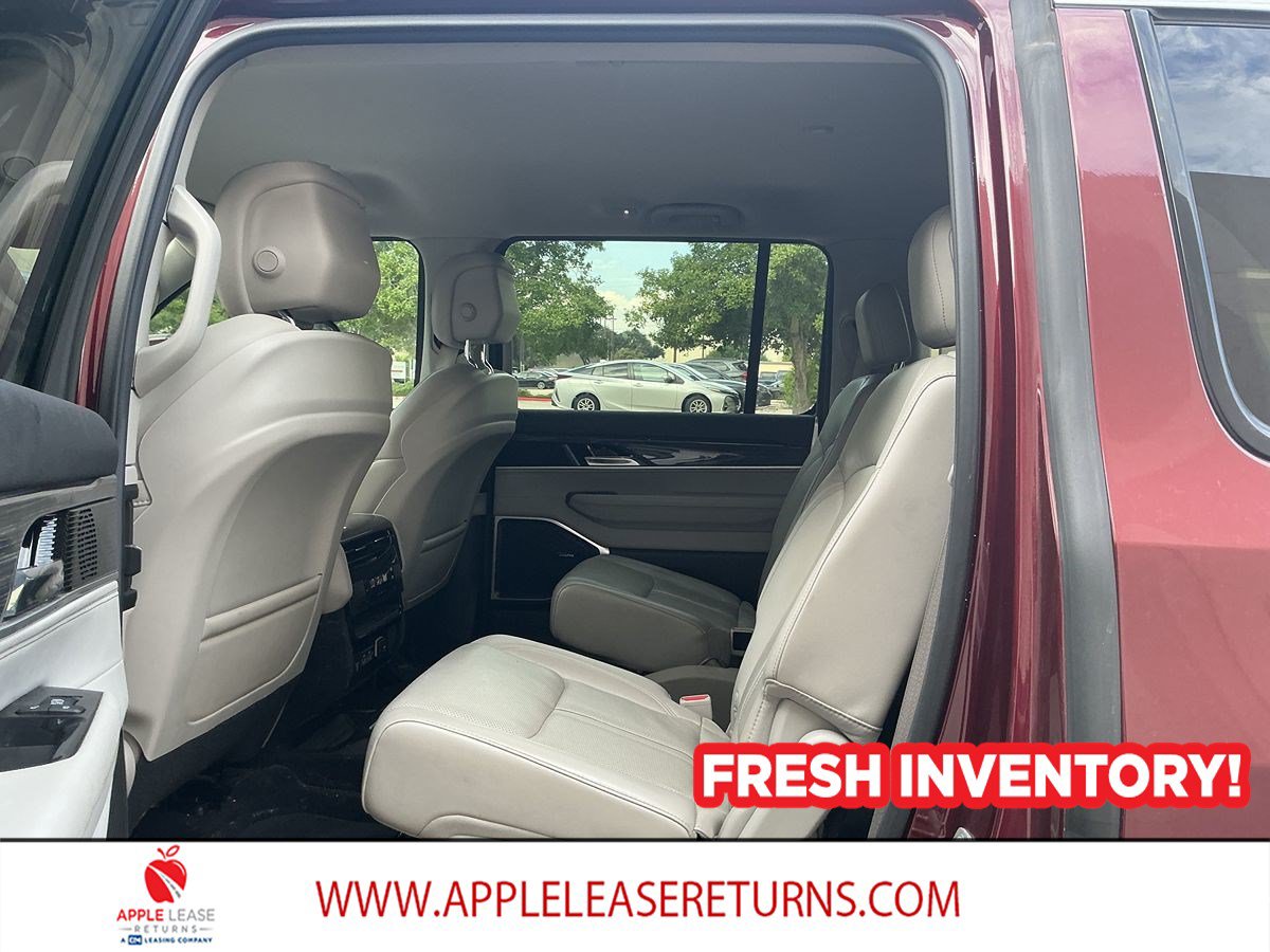 Used 2022 Jeep Wagoneer Series III w/ Flexible Seating Group RWD image 7