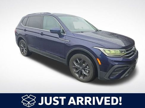 Used 2023 Volkswagen Tiguan SE image 1
