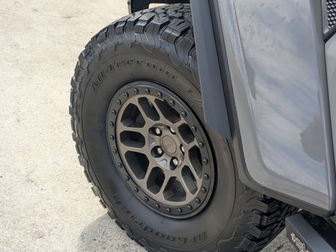 Used 2022 Jeep Wrangler Unlimited Rubicon w/ Xtreme Recon 35" Tire Package image 9