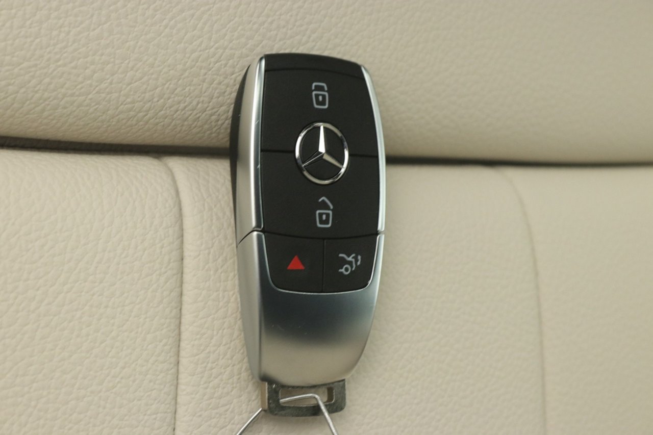 New 2026 Mercedes-Benz GLA 250 4MATIC image 9