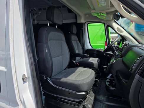 Used 2024 RAM ProMaster 2500 w/ Safety Group FWD image 11