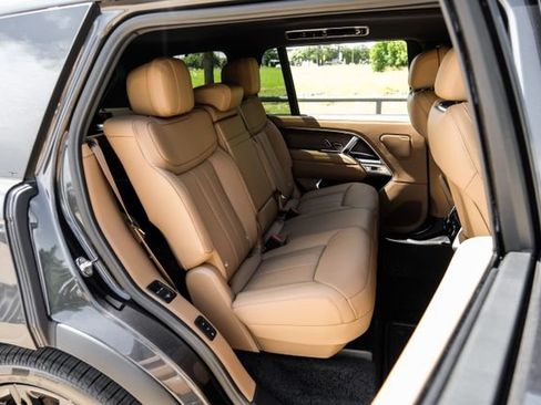 New 2026 Land Rover Range Rover Long Wheelbase SE AWD/4WD image 45