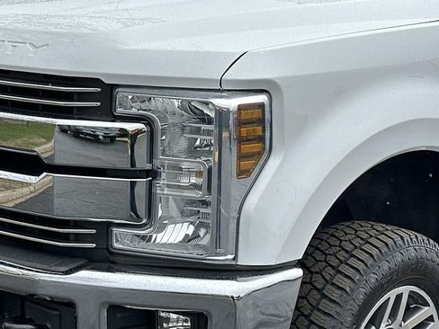 Used 2019 Ford F250 Lariat w/ Lariat Value Package AWD/4WD image 7