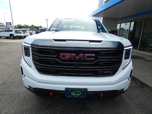 Certified 2024 GMC Sierra 1500 AT4 w/ Technology Package AWD/4WD image 5