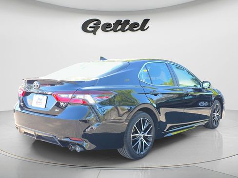 Used 2024 Toyota Camry SE FWD image 4